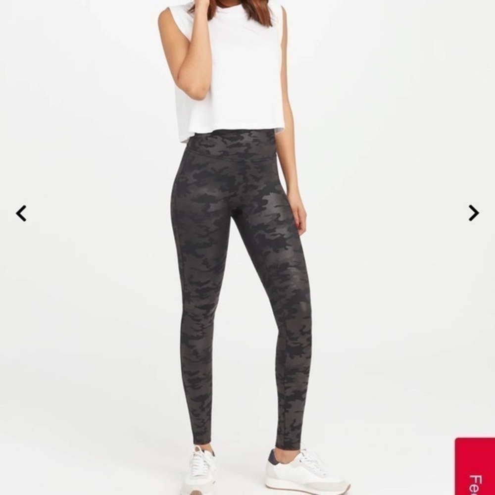 Spanx camo faux leather high gloss leggings XS